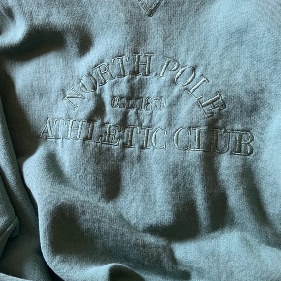 Green sweatshirt - Picture 2 of 3